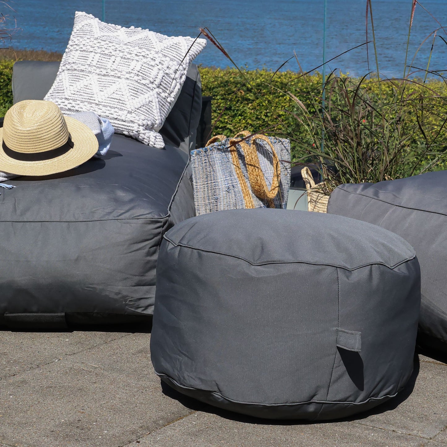 Chic Antique – Outdoor Lounge-Pouf in Anthrazit