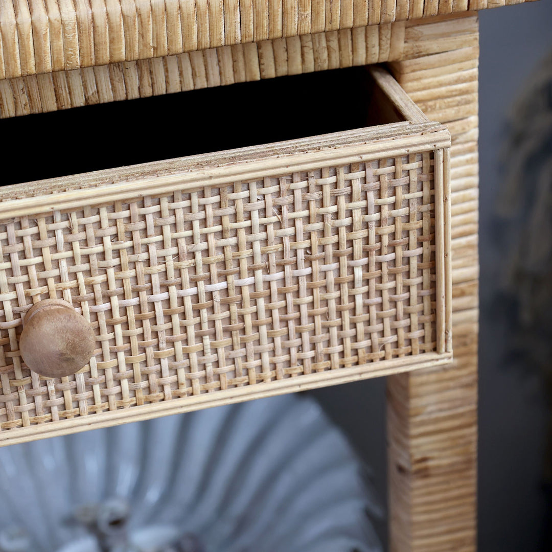 Chic Antique – Nachttisch in Natur mit Geflecht und 2 Schubladen