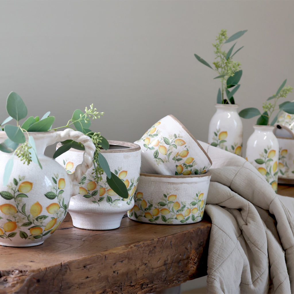 Chic Antique – Limone Blossom Übertopf mit Zitronen und Blumen – groß