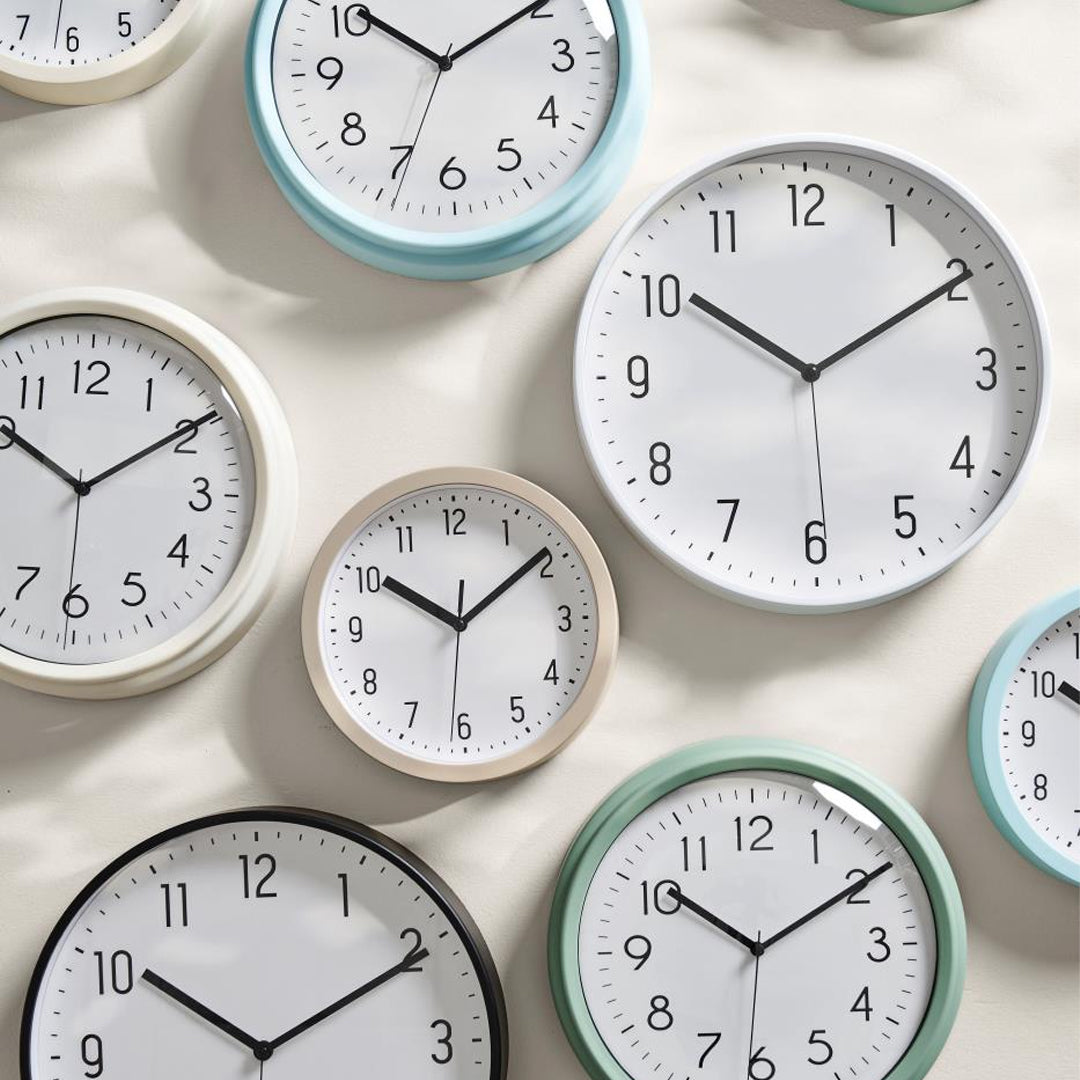 Ib Laursen – Wanduhr Butter Cream mit Rand H: 5 Ø: 26 – Mittel