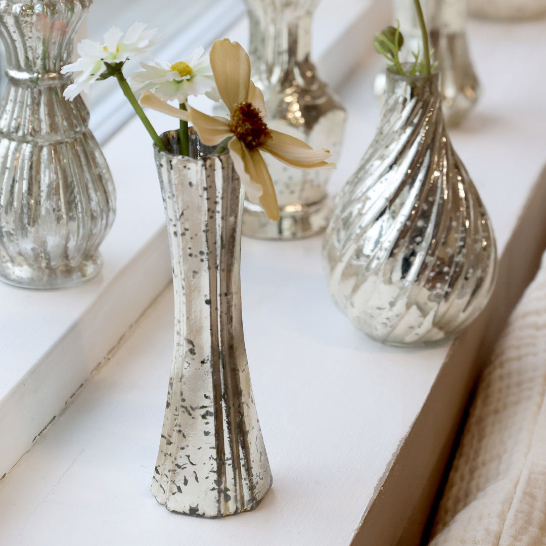 Chic Antique – Schlanke Vase in Silberoptik | H14 cm
