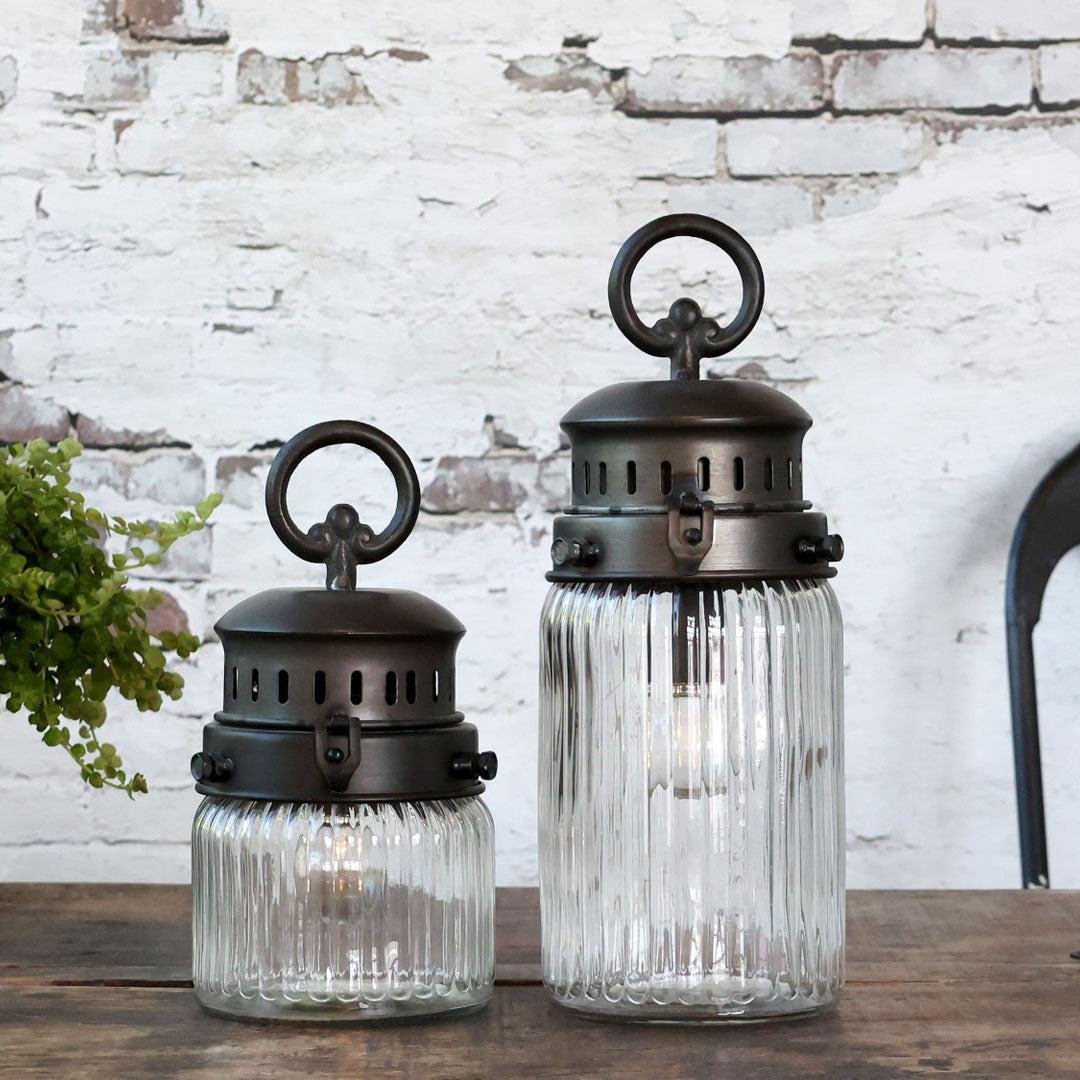 Chic Antique - Französische Scheunenlaterne mit Timer und LED-Lampe - 22 cm