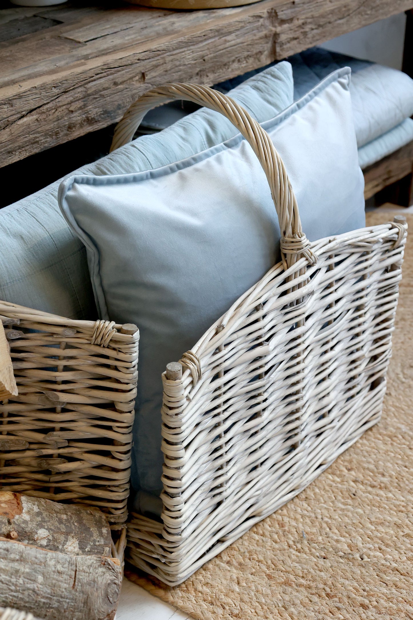 Chic Antique – Kaminholzkorb mit Griffen (2er-Set) Naturflecht
