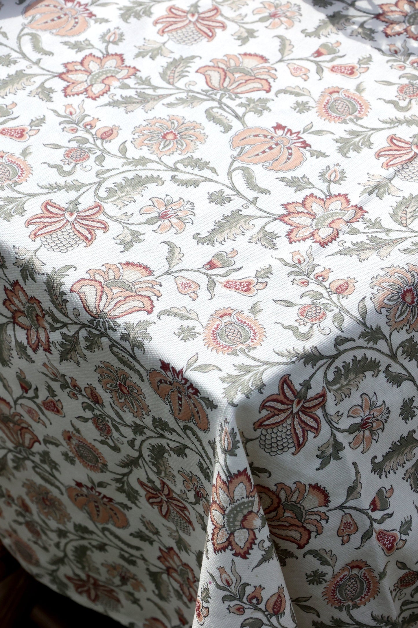 Chic Antique Aix Tischdecke mit Blumenmuster – Creme L240/B140 cm