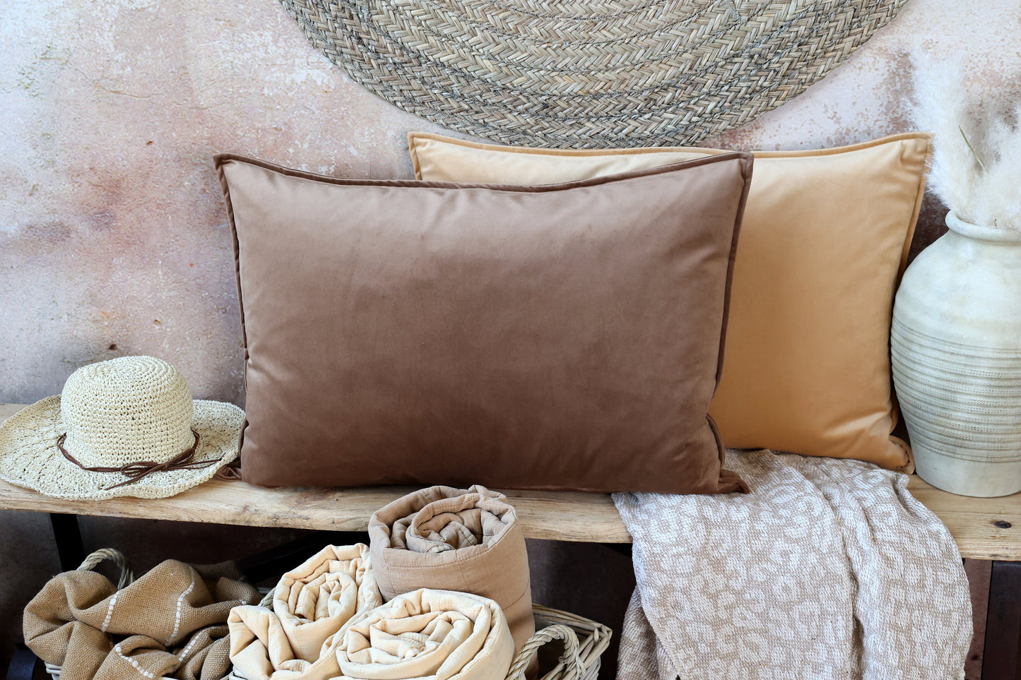 Chic Antique - Aix Kissenbezug aus Samt L50/B70 cm Nougat