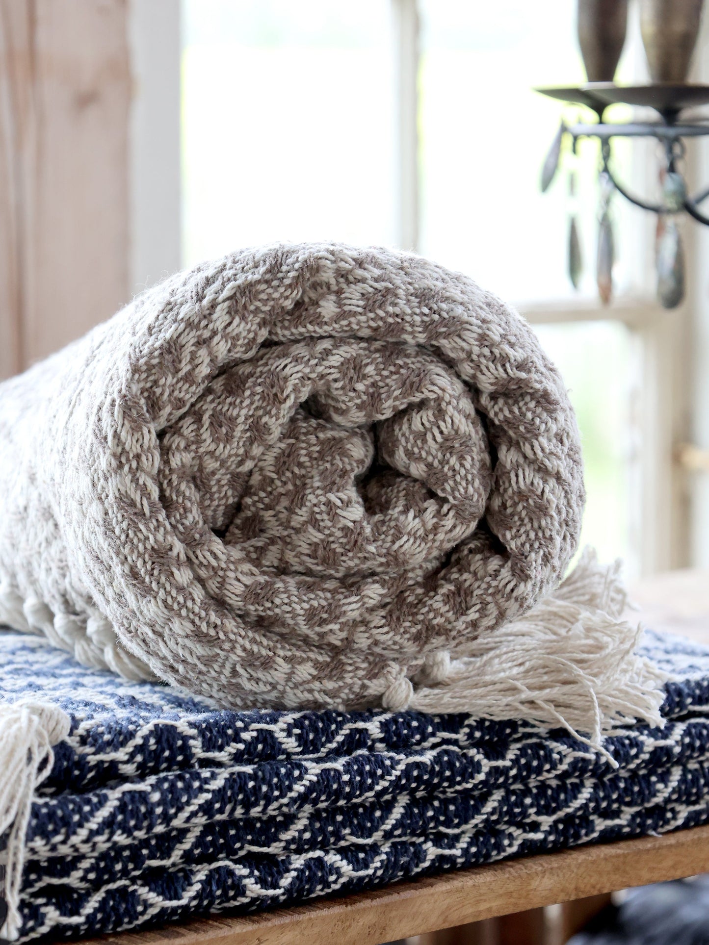 Chic Antique – Aix Plaid aus Recyclinggarn L150/B130 cm Midnight & Creme