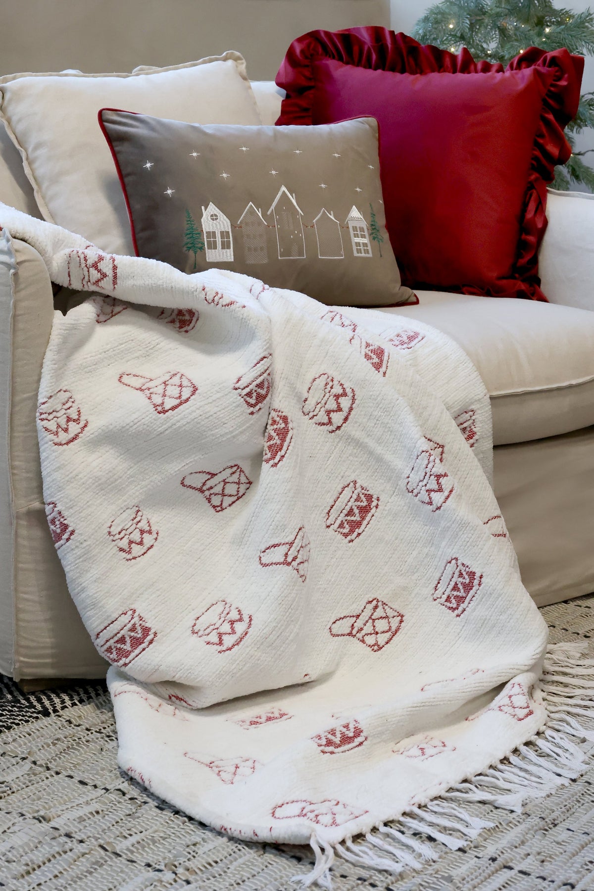 Chic Antique – Aix Chenille-Plaid mit Trommeln – L150/B130 cm – Creme und Kirschrot