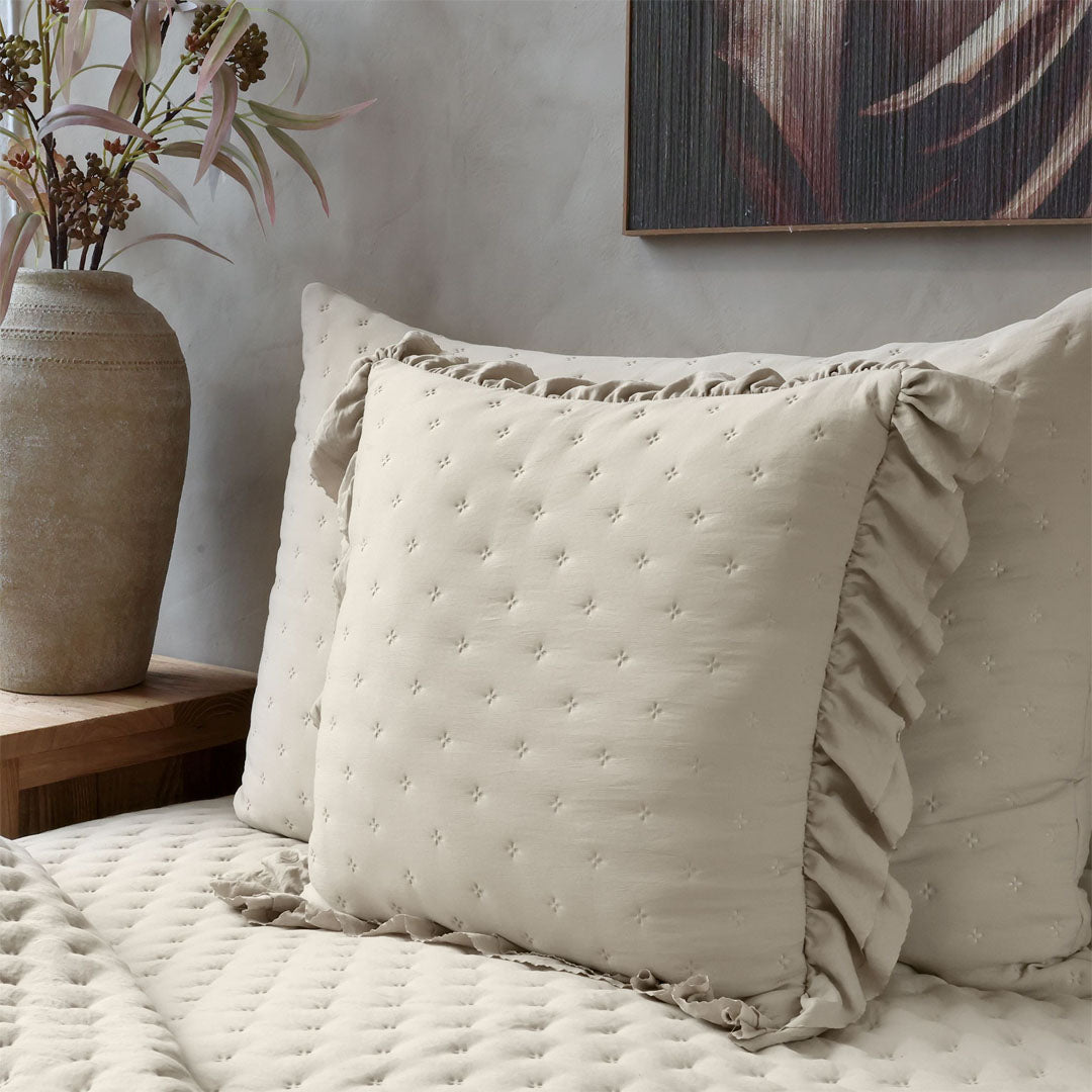 Aix Soft Kissenbezug mit Rüschenbordüre – Leinen – 50 × 50 cm