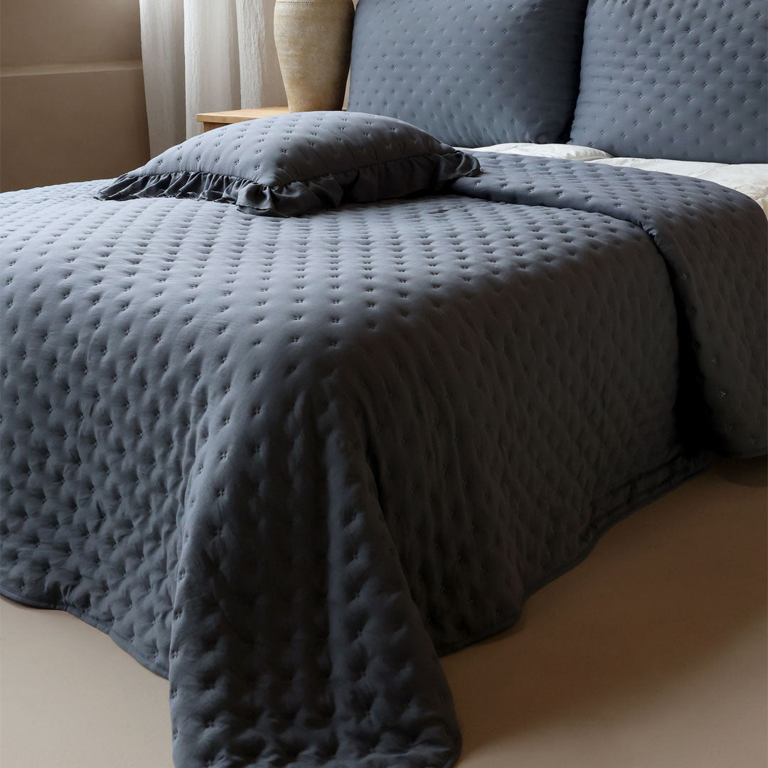Aix Soft Quilt Tagesdecke – Midnight – 240 × 260 cm