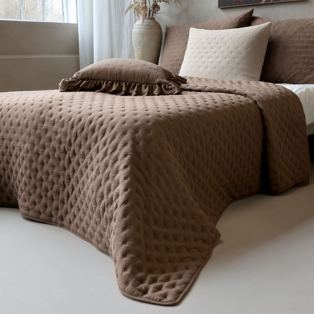 Aix Soft Quilt Tagesdecke – Walnuss – 240 × 260 cm