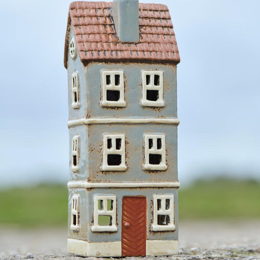 Ib Laursen - Haus für Teelichter My Home Town mit rostfarbener Tür