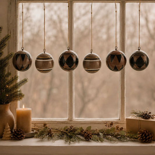 Ib Laursen – Pappmaché-Christbaumkugeln – Milky Brown, 6er-Set