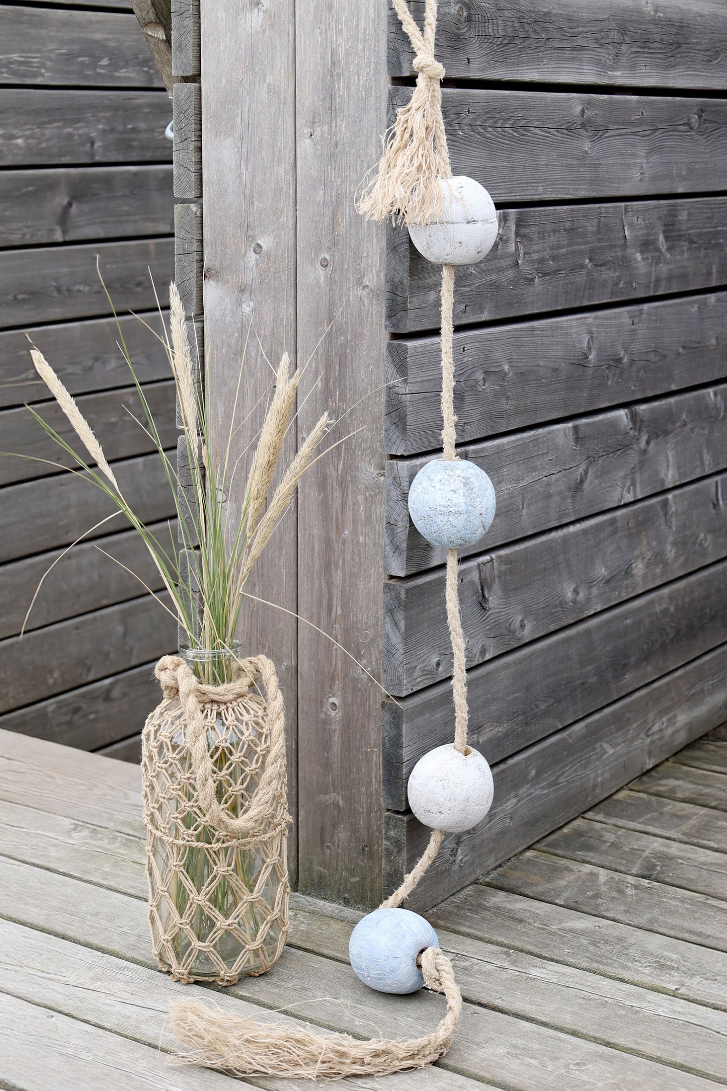 Chic Antique – Dekorative Schwimmkugeln am Seil L140 cm Sky Blue & Weiß