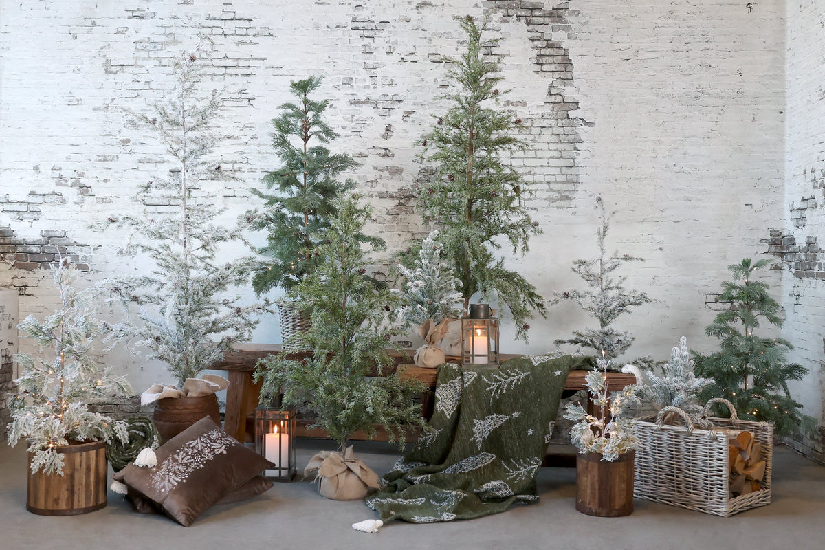 Chic Antique – Fleur Weihnachtsbaum mit Zapfen und Schnee – H120 cm – Grün