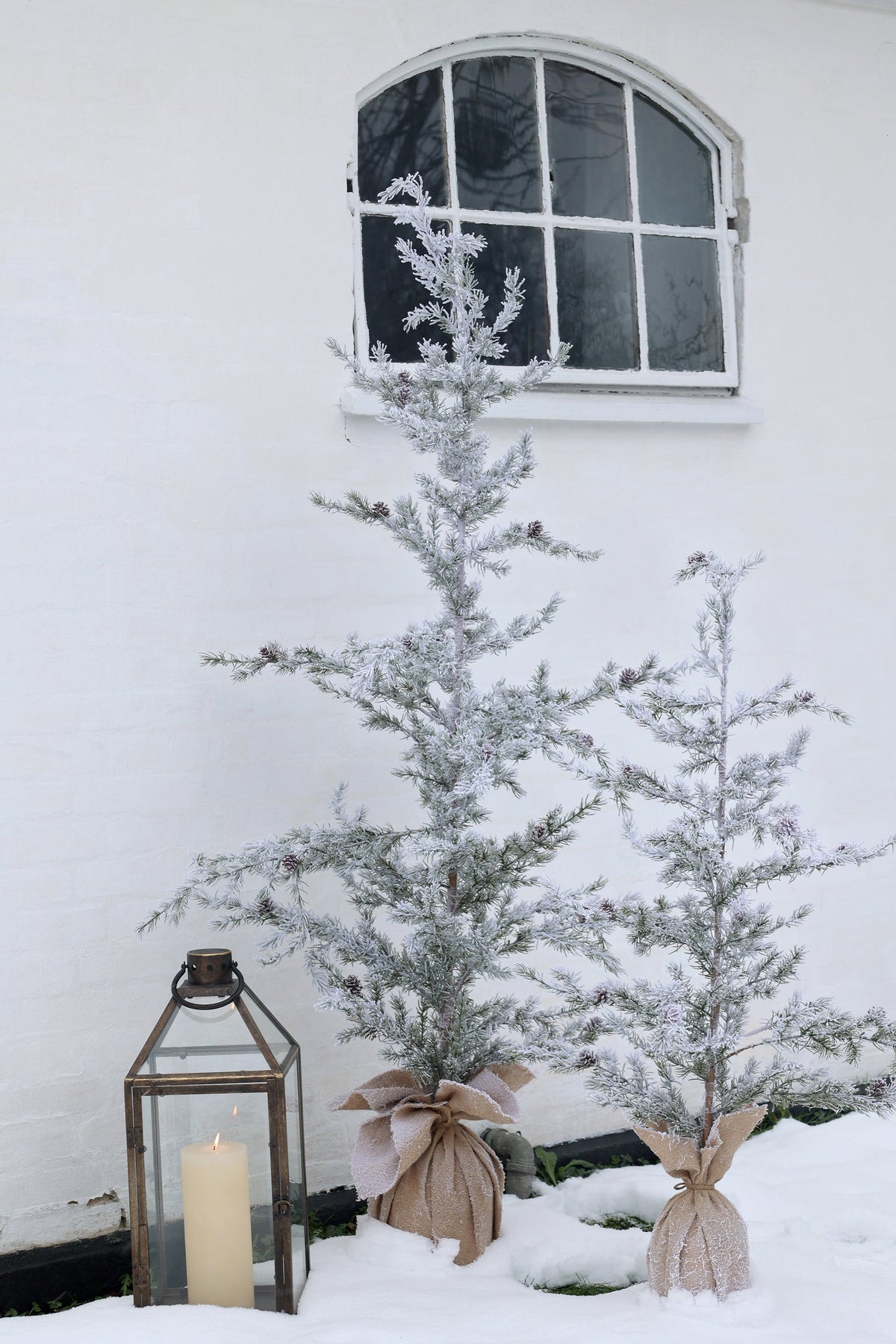 Chic Antique – Fleur Tannenbaum mit Tannenzapfen und Schnee | H180 / Ø65 cm – Grün