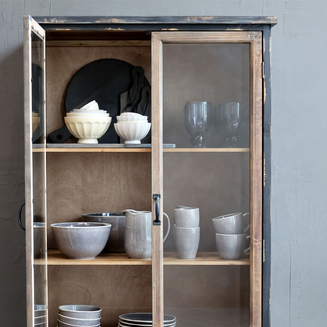 Vitrinenschrank mit 2 Glastüren und 4 Schubladen in Antique Schwarz