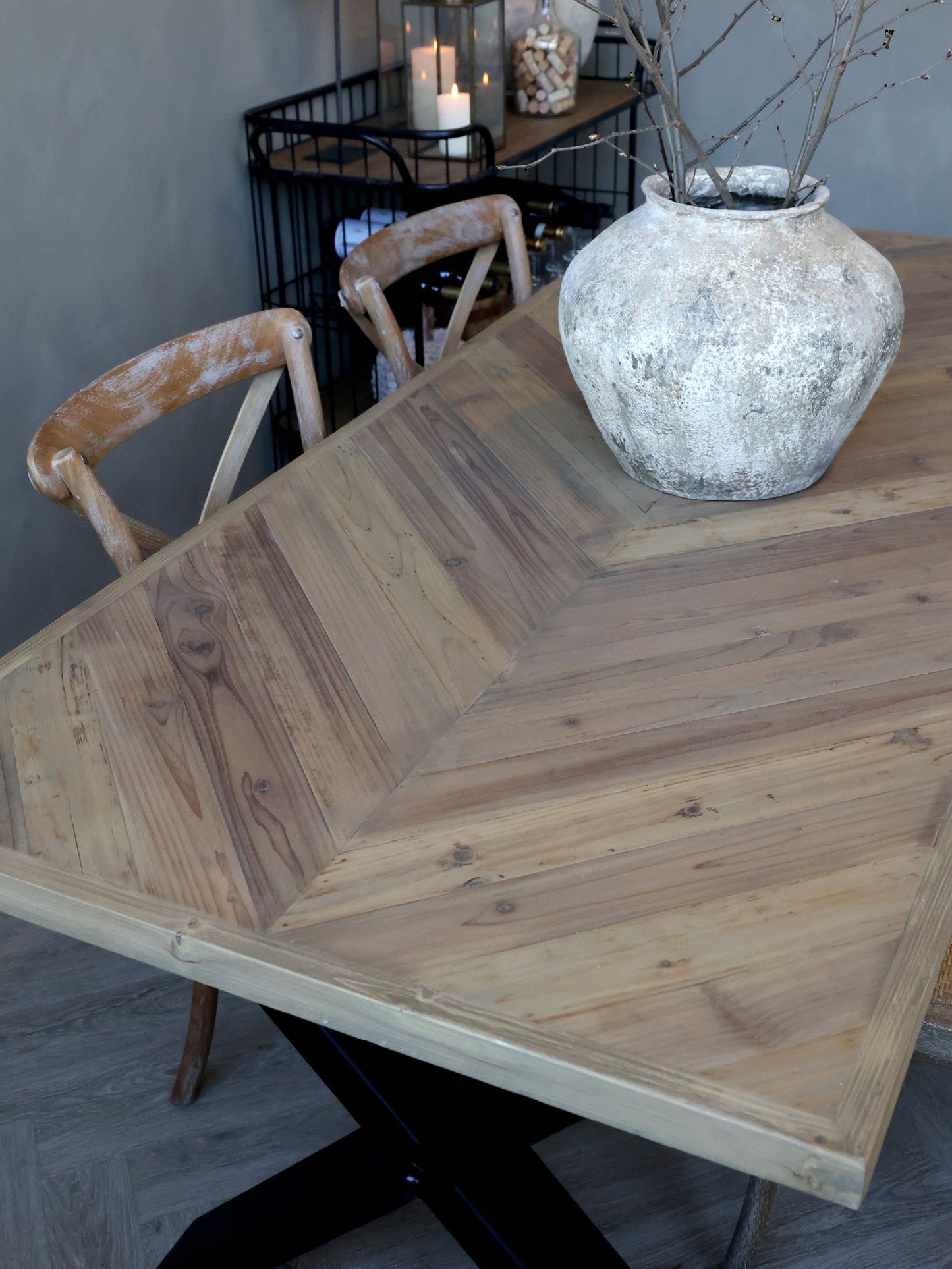 Chic Antique – Fischgrät-Esstisch H77/L200/B90 cm Natur