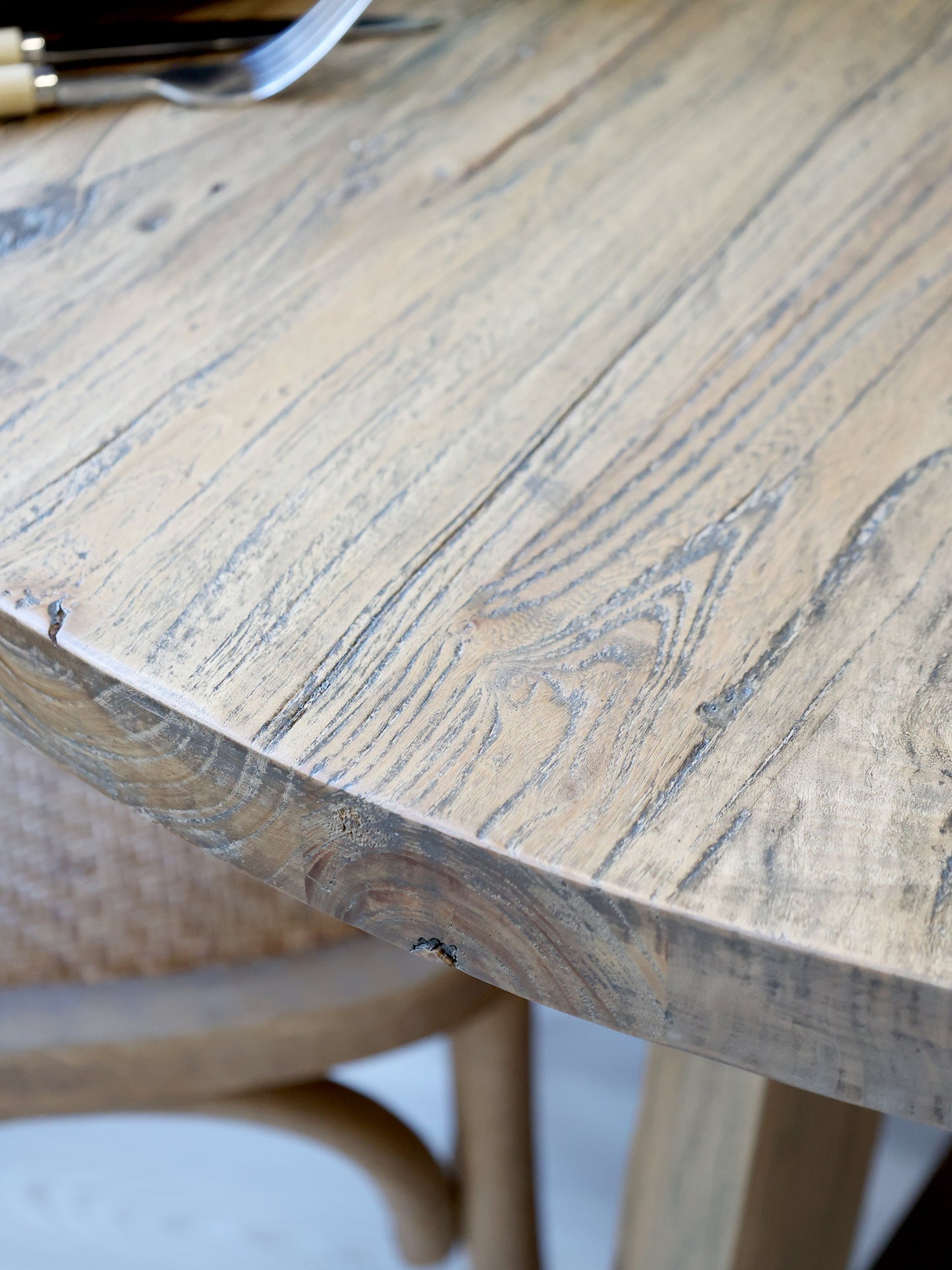 Chic Antique – Marseille Esstisch aus recyceltem Holz H76/Ø120 cm Natur
