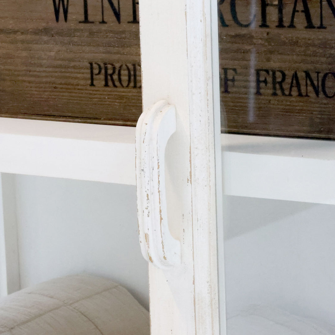 Vitrinenschrank mit Glastüren und Regalböden in Antique Creme