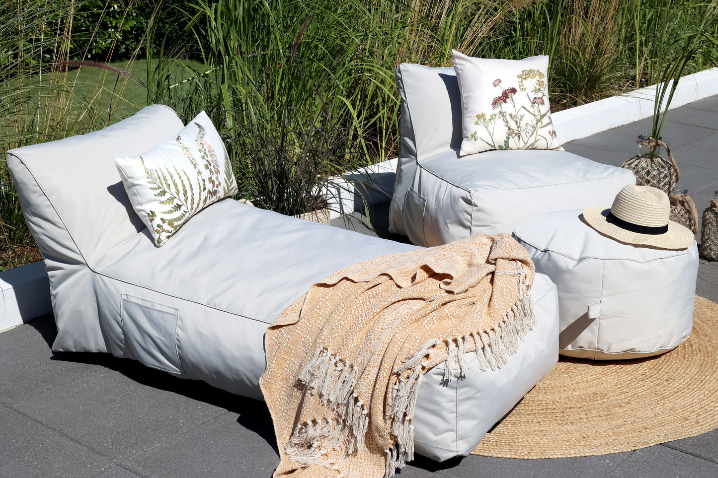 Chic Antique – Outdoor Lounge-Pouf in Beige