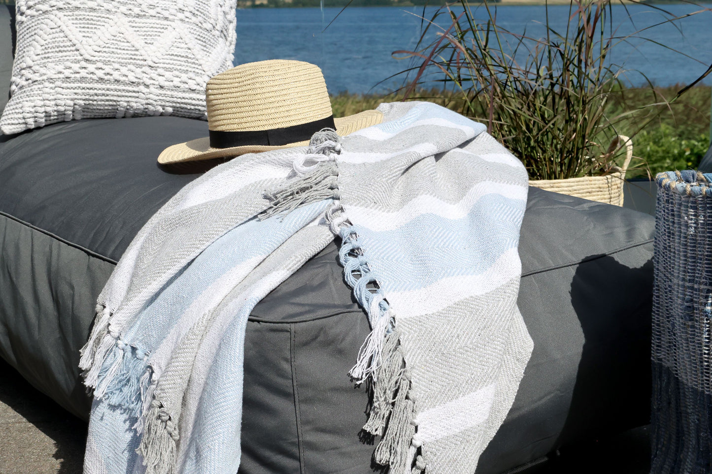 Chic Antique – Lounge Daybed für den Außenbereich in Anthrazit
