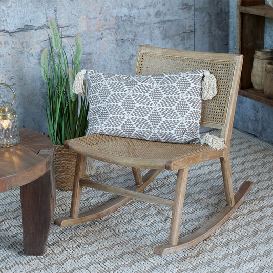 Chic Antique – Schaukelstuhl aus Naturholz mit geflochtener Sitz- und Rückenfläche