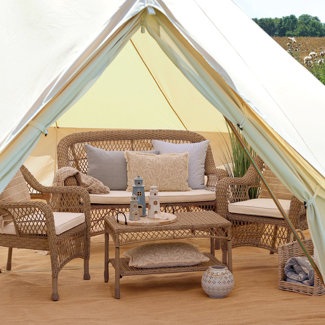 Chic Antique – Gartenmöbel-Set aus Geflecht mit Sofa, 2 Stühlen und Tisch – komfortabler Luxus für das Leben im Freien