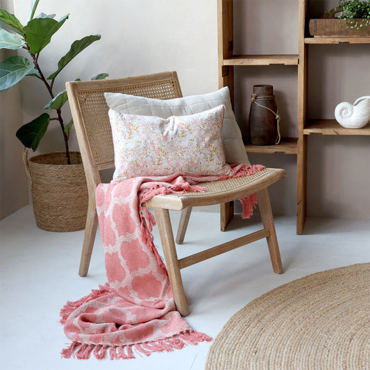 Chic Antique – Loungesessel aus Naturholz mit geflochtener Sitz- und Rückenfläche