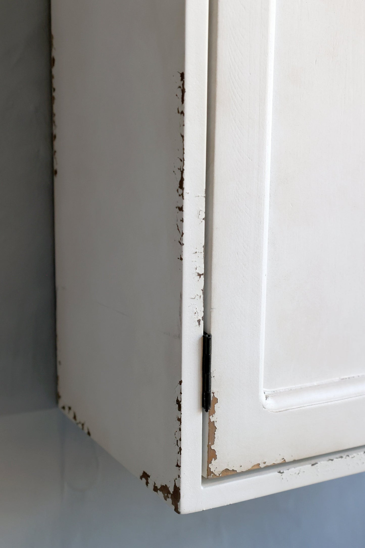 Chic Antique - Wandregal mit 1 Tür H50/L35/B19,5 cm Antique Creme