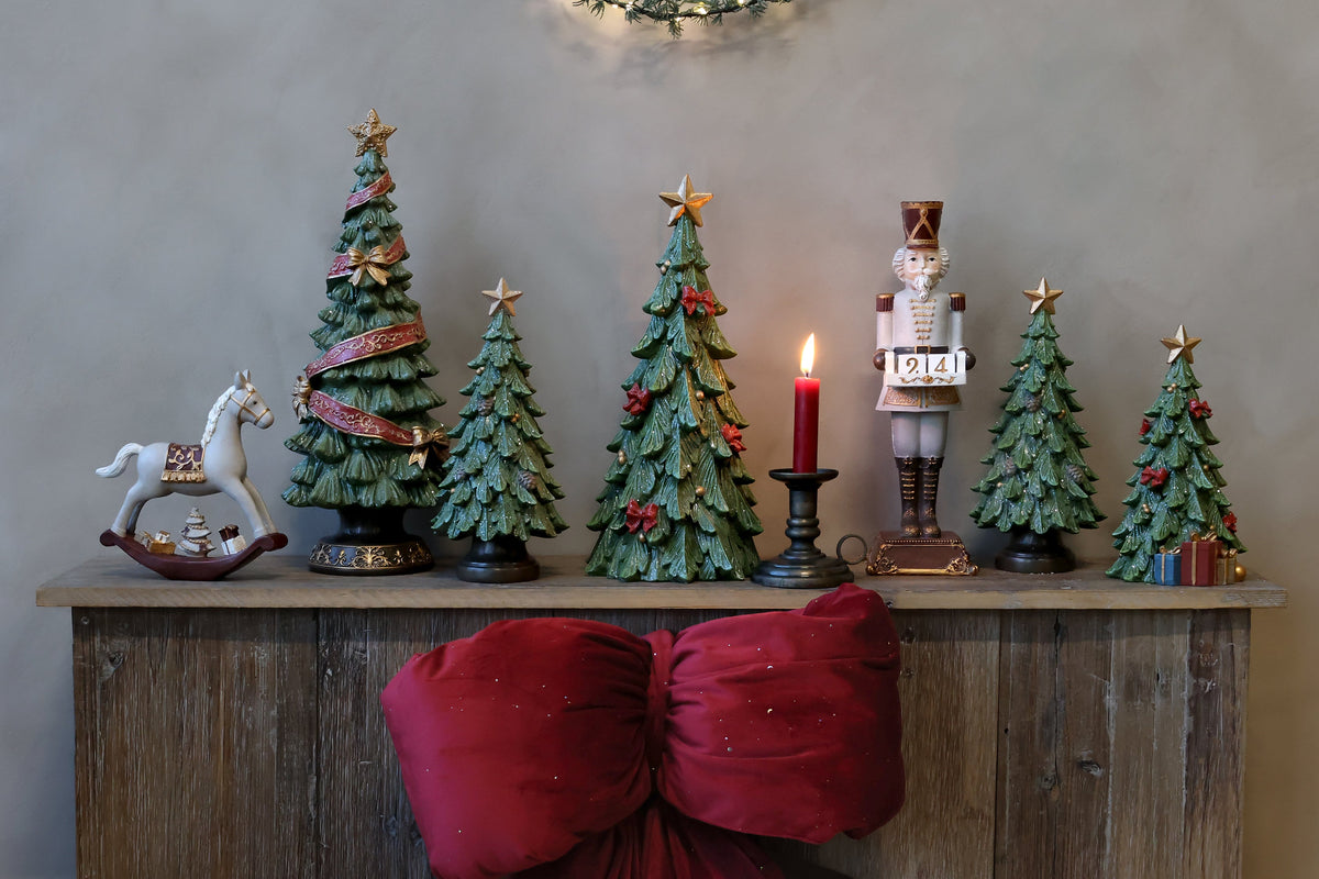 Chic Antique – Noël Weihnachtsbaum mit Tannenzapfen – 24 cm – Grün