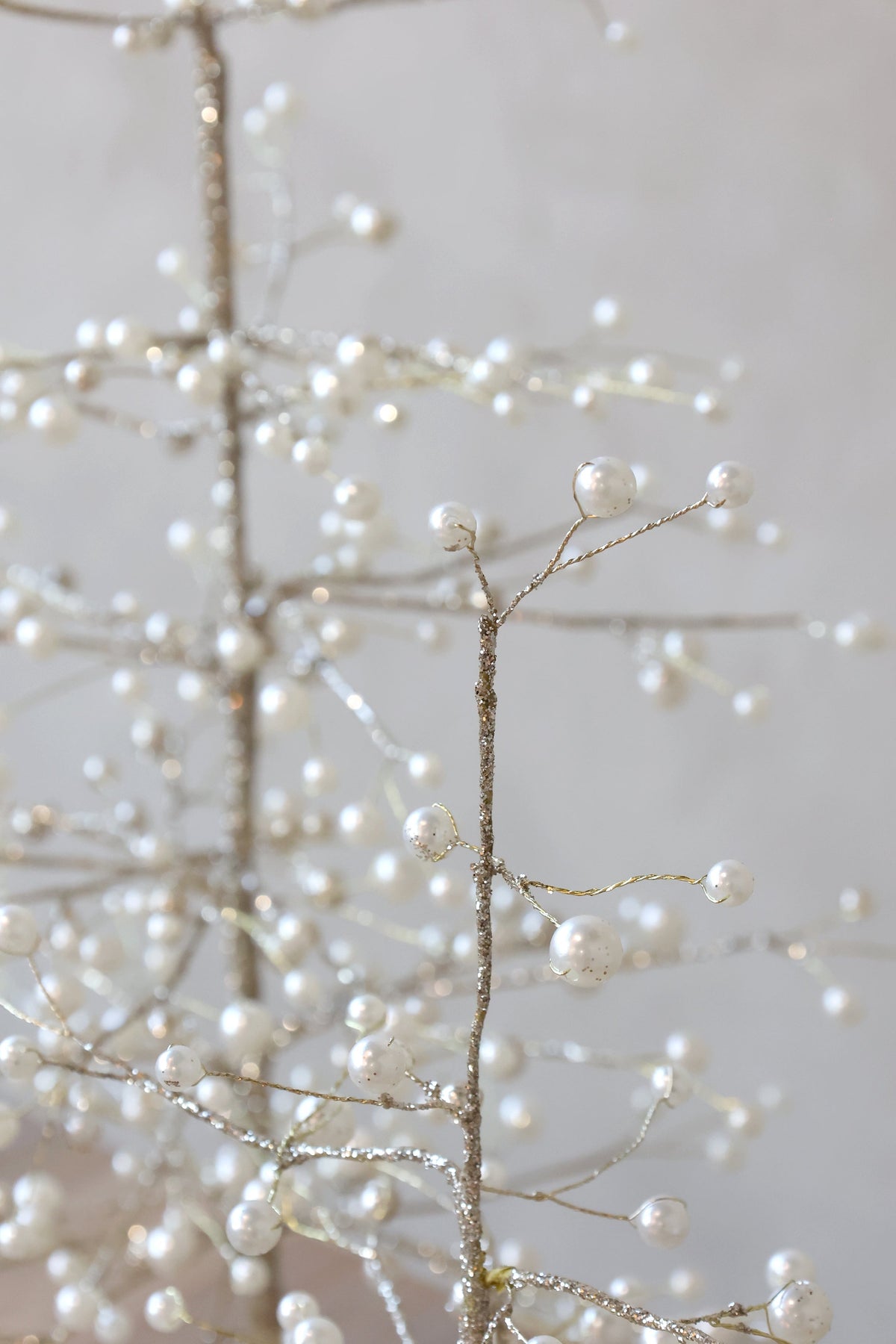 Chic Antique – Weihnachtsbaum mit Perlen und Goldfaden – H62 cm – Creme, groß