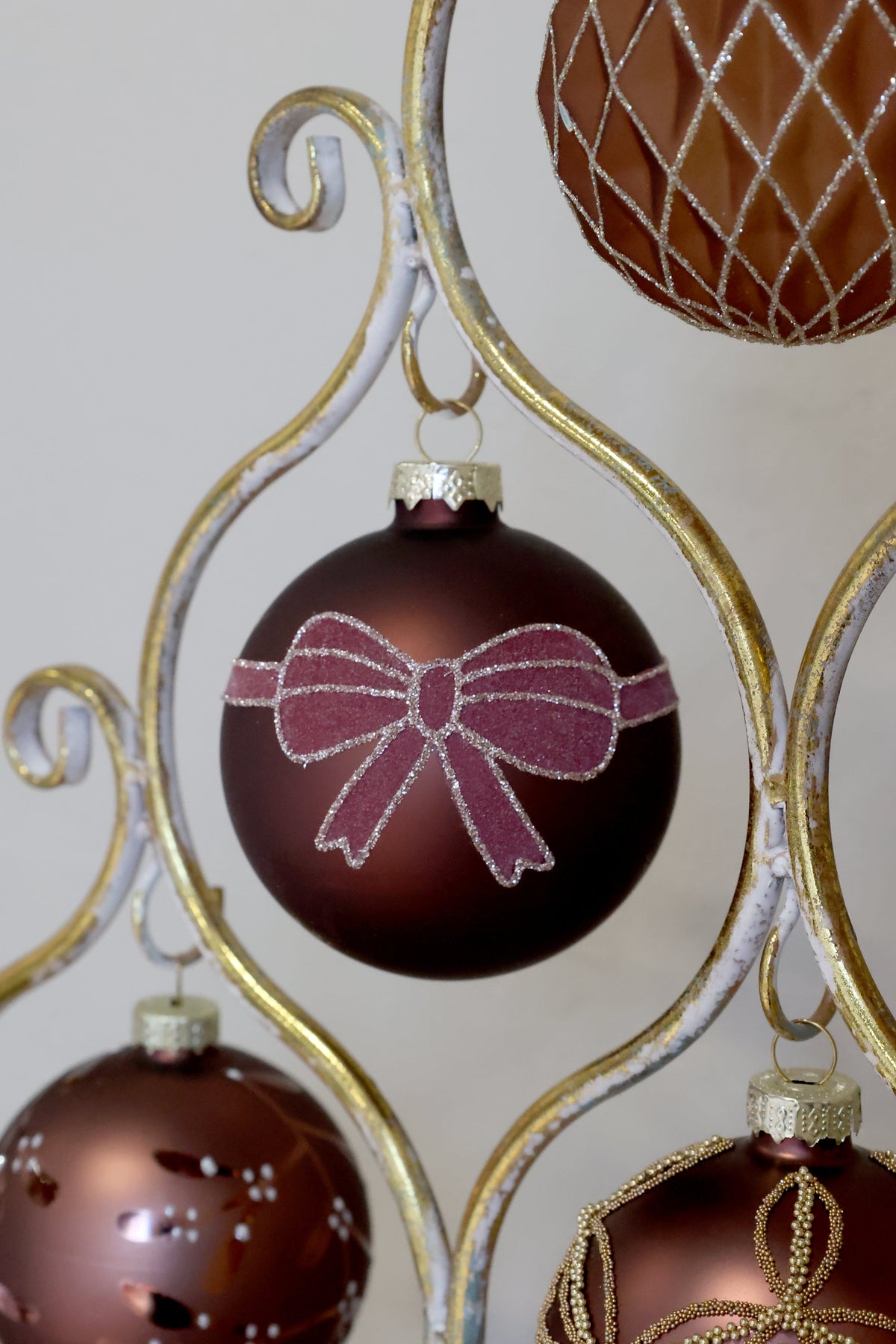 Chic Antique – Weihnachtskugeln in Box – 3er-Set Ø8 cm – Mokka