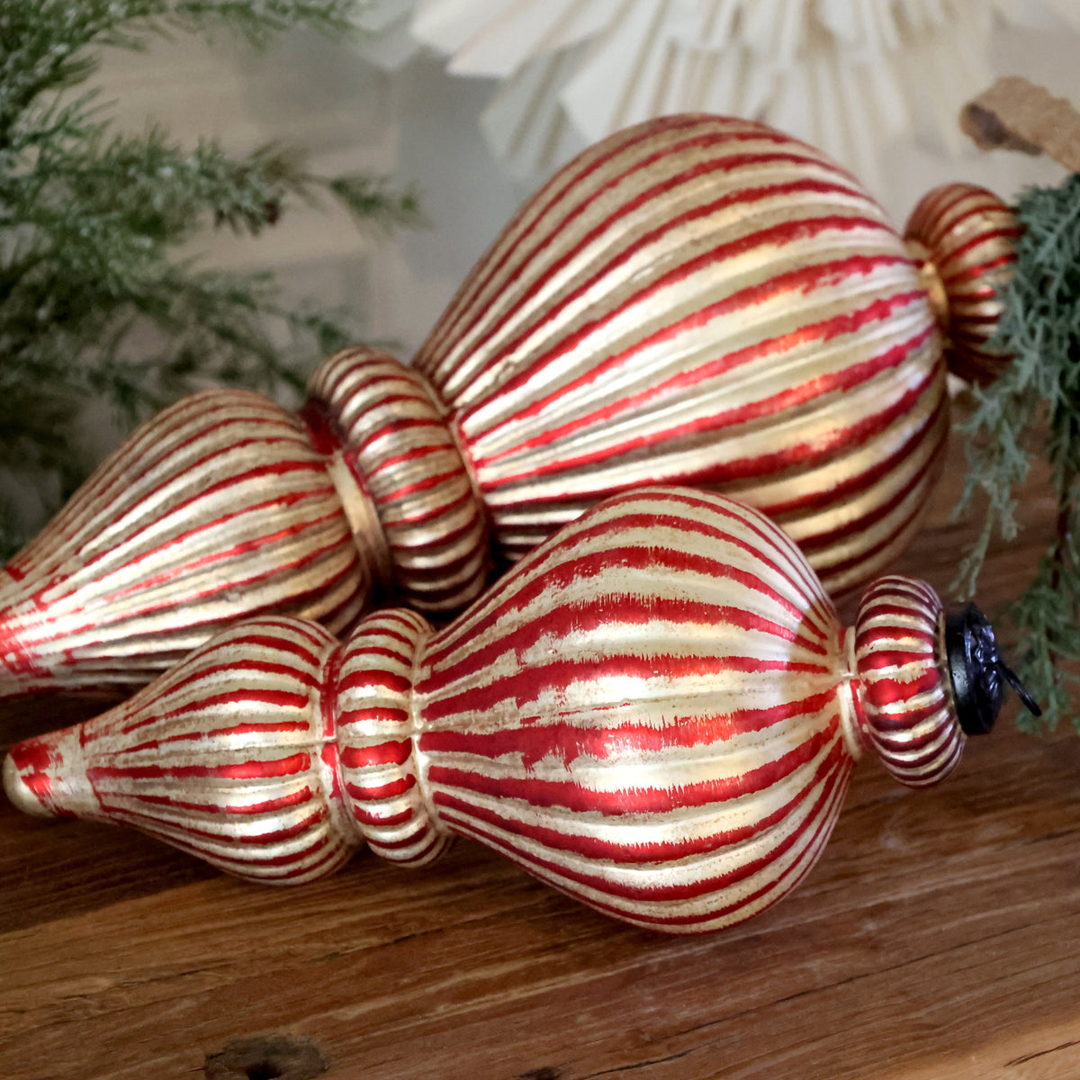 Chic Antique – Ornament – H30/Ø13 cm – Kirschrot und Champagner, klein