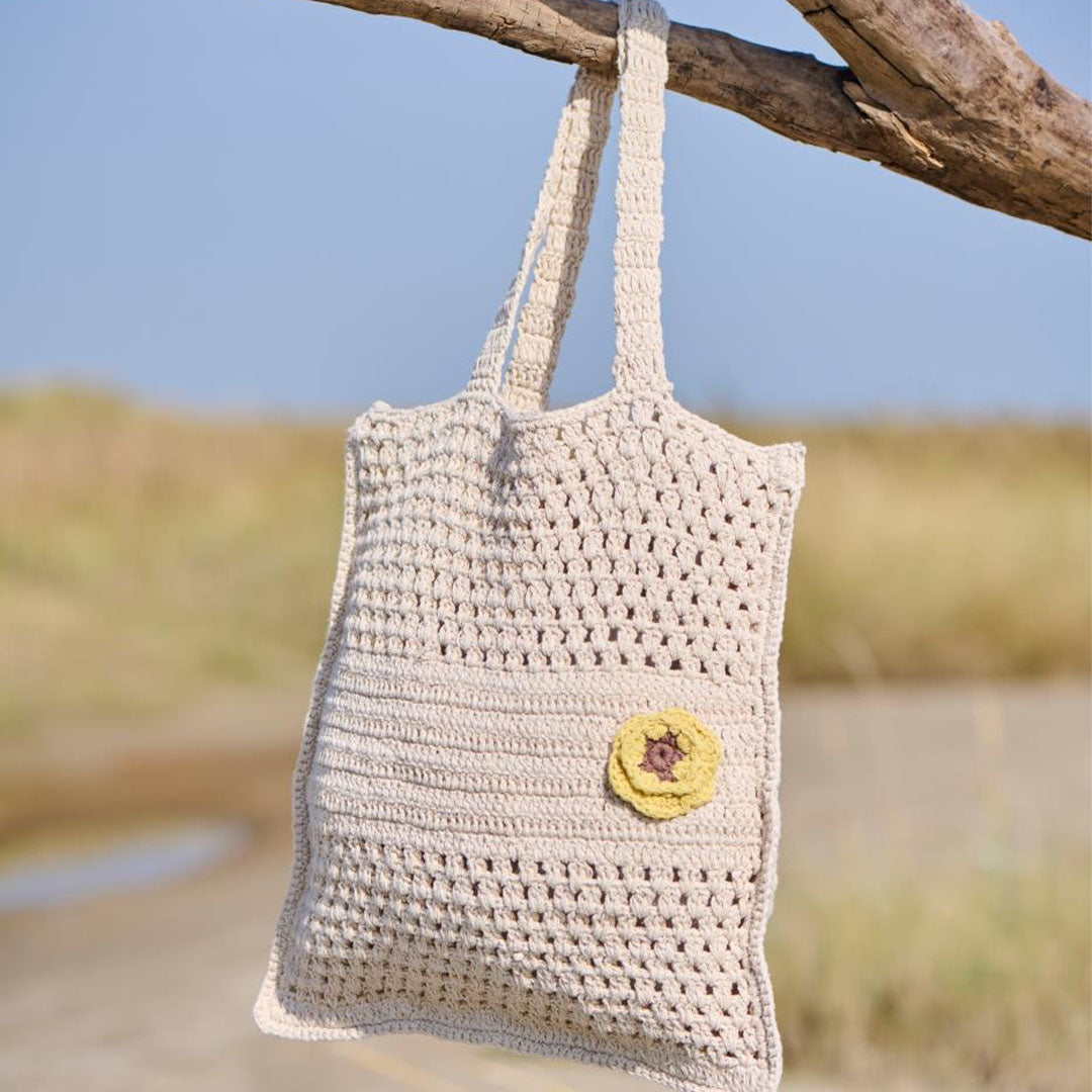 Ib Laursen - Gehäkelte Tasche – Creme mit gelber und brauner Blume (40 x 40 cm)