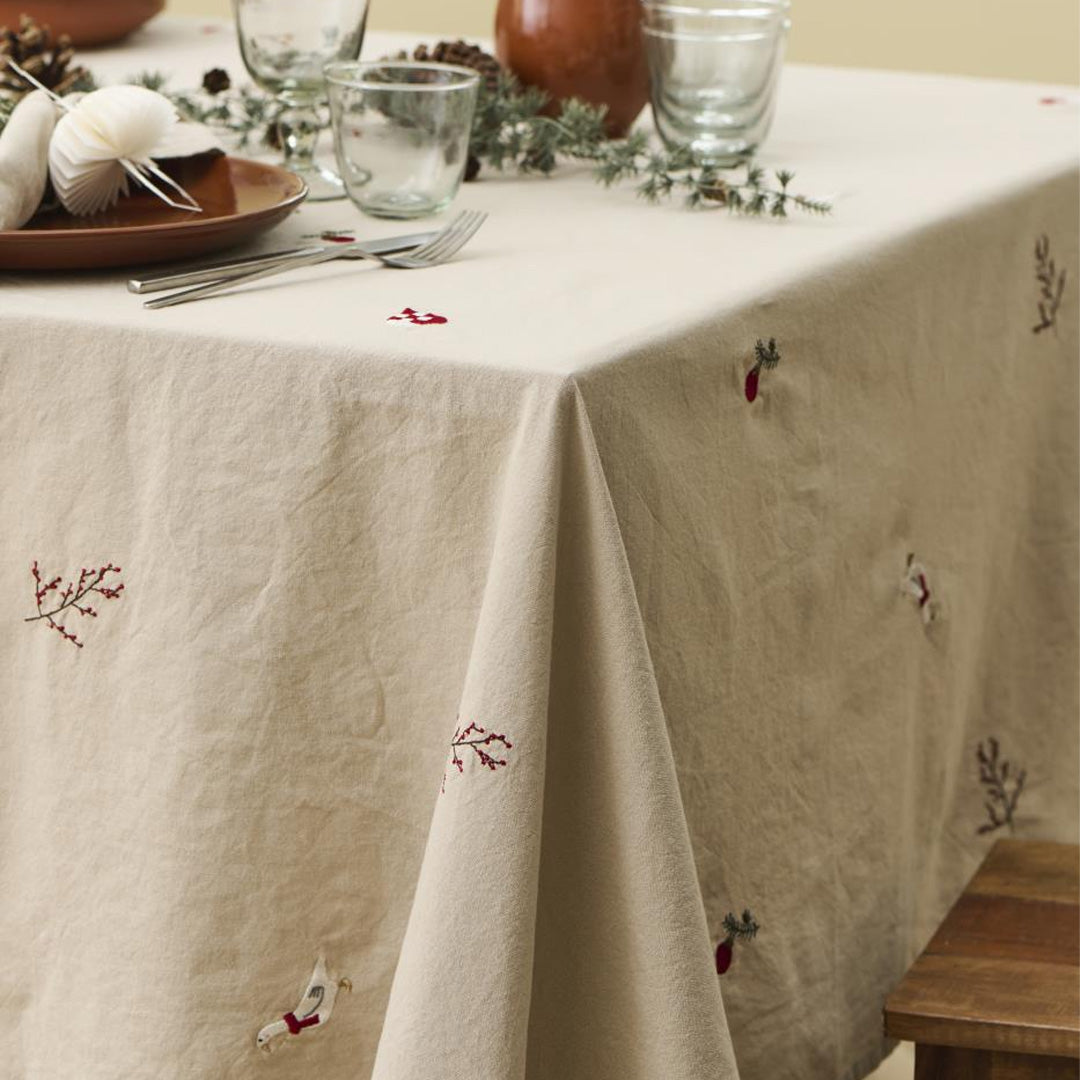 Ib Laursen - Tischdecke Tradition, quadratisch mit gestickten Weihnachtsmotiven, leinenfarben, 150 cm