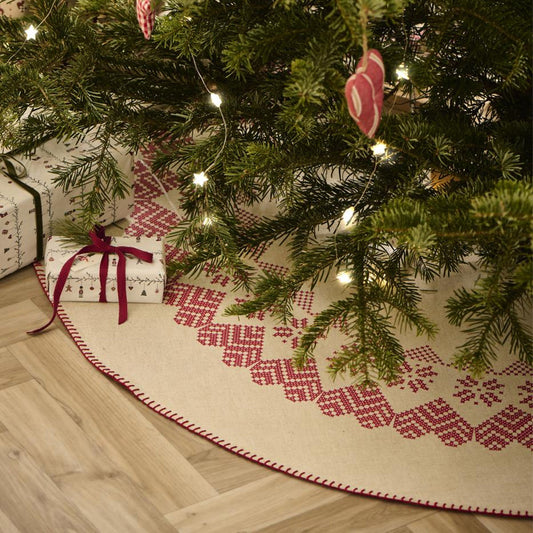 Ib Laursen - Weihnachtsbaumteppich natur mit rotem Muster und Kantenstich