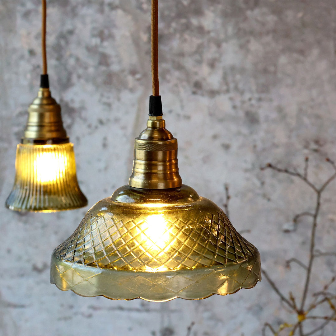 Chic Antique - Lampe mit Messingtop – Olivgrün, H18/Ø21 cm