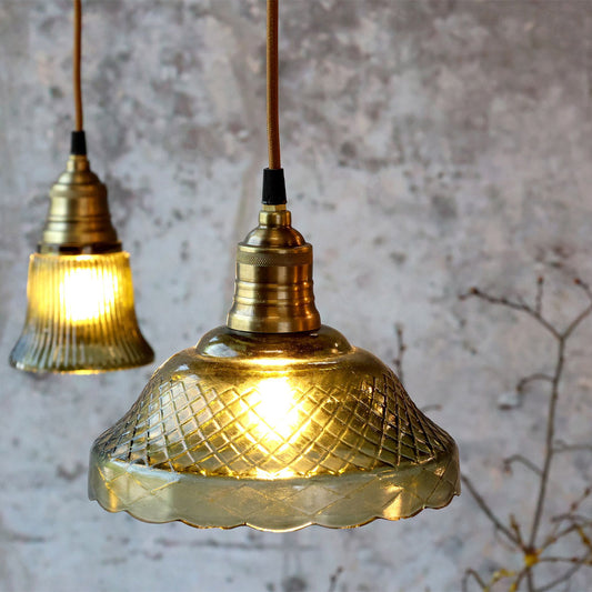 Chic Antique - Lampe mit Messingtop – Olivgrün, H18/Ø21 cm
