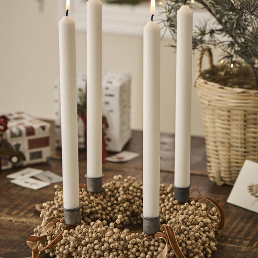 Ib Laursen - Adventlicht 1-4, Schachtel mit 4 Stumpenkerzen, weiß, svanemærket