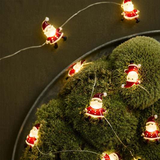 Ib Laursen – Lichterkette mit 20 Weihnachtsmännern – warmes Licht