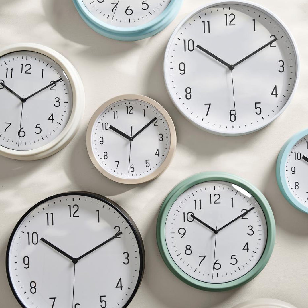 Ib Laursen – Wanduhr Schwarz – Große Ausführung