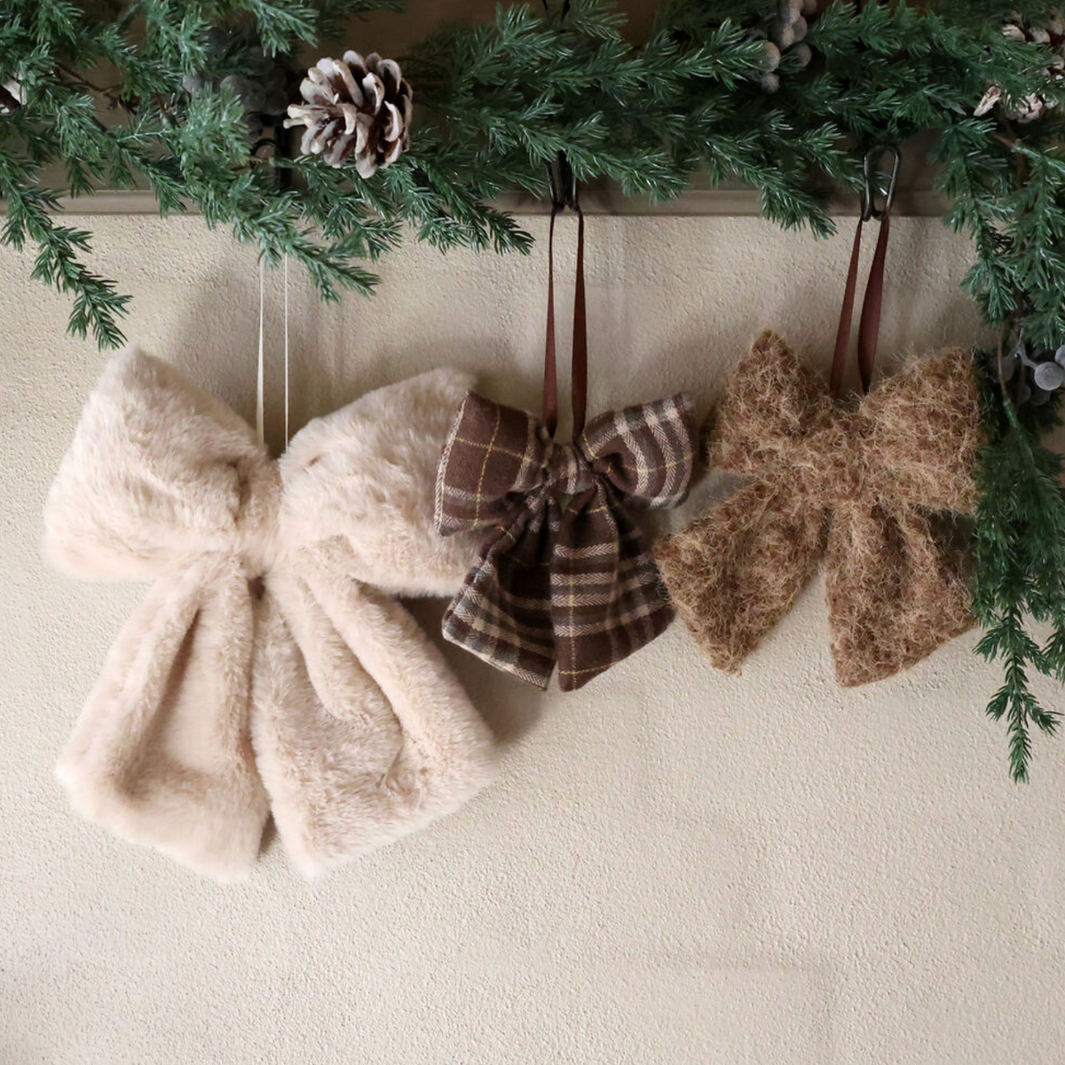 Chic Antique – Schleifen zum Aufhängen, 3er-Set – H27/L26 cm – Beige und Mokka