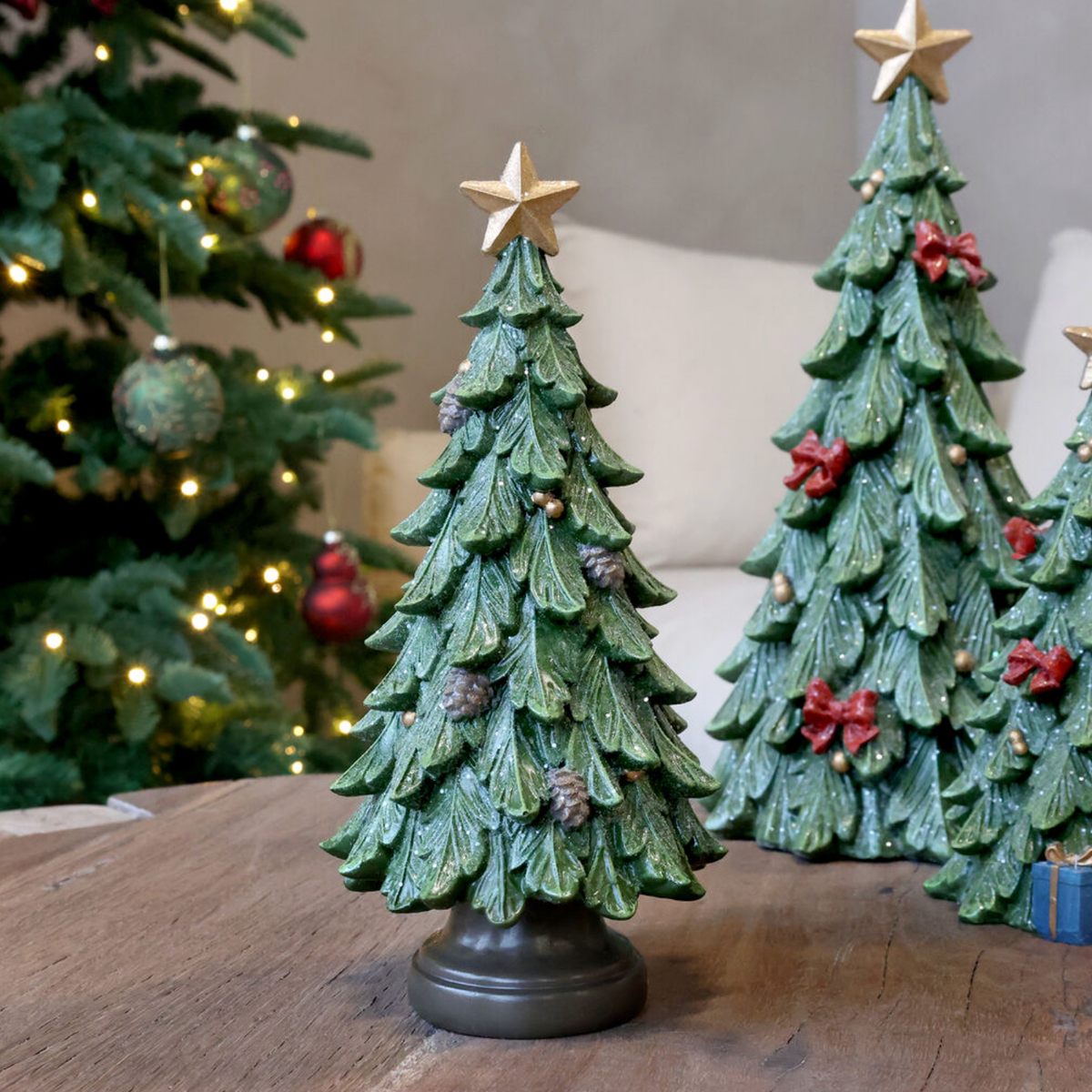 Chic Antique – Noël Weihnachtsbaum mit Tannenzapfen – 24 cm – Grün