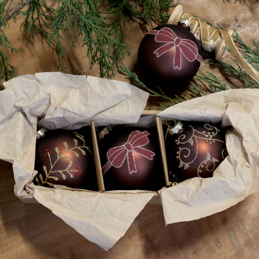 Chic Antique – Weihnachtskugeln in Box – 3er-Set Ø8 cm – Mokka