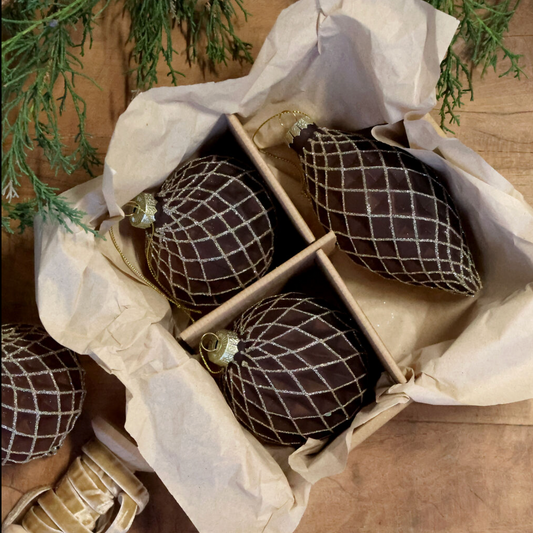Chic Antique – Weihnachtskugeln in Box – 3er-Set H13 x Ø6 cm – Mokka