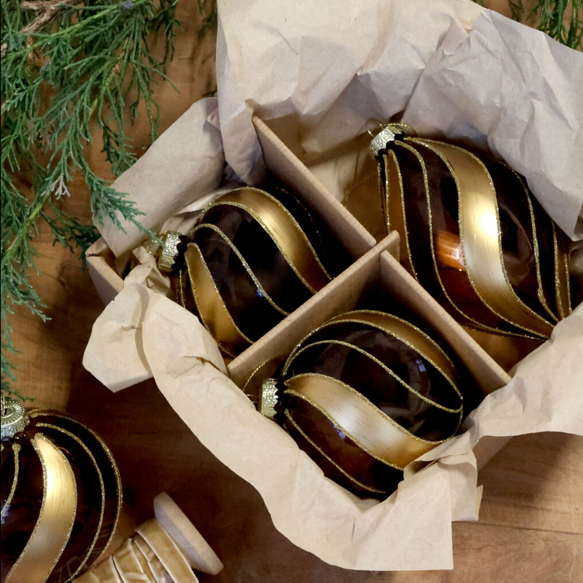 Chic Antique – Weihnachtskugeln in Box – 3er-Set H12 x Ø7 cm – Mokka