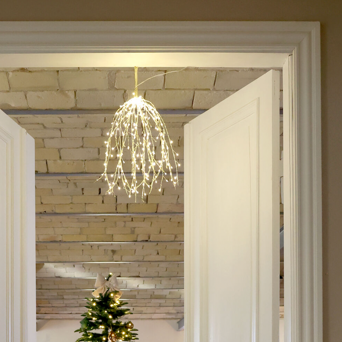 Chic Antique – Mistelzweig-Lichterkette mit 24 Zweigen – H80 x Ø70 cm – Silber
