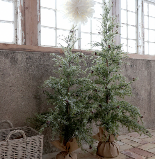 Chic Antique – Fleur Weihnachtsbaum mit Zapfen und Schnee – H120 cm – Grün