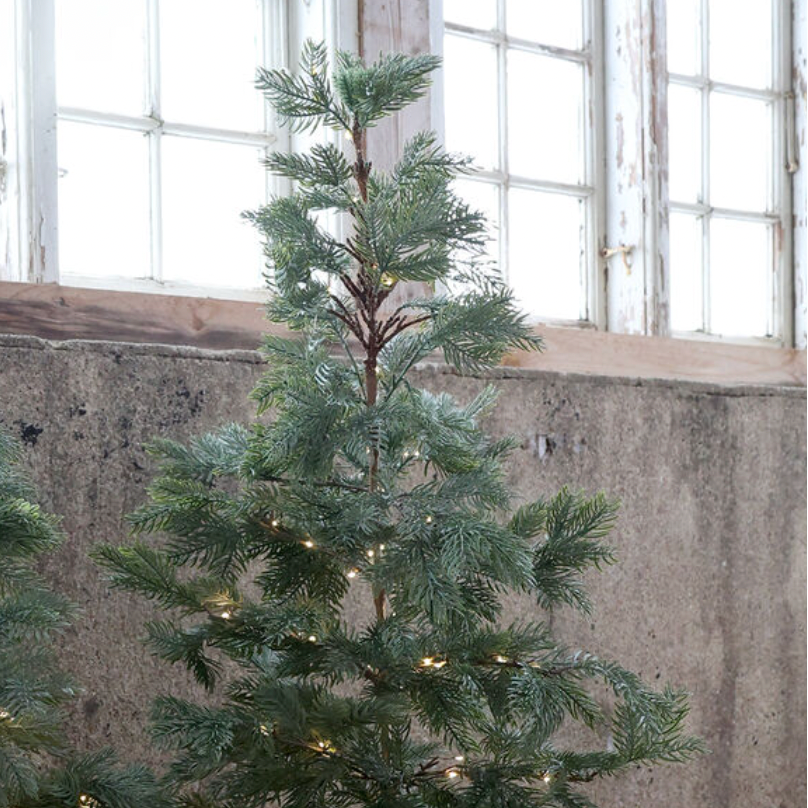 Chic Antique – Fleur Weihnachtsbaum im Korb mit 80 LED-Lichtern – H120 cm – Grün