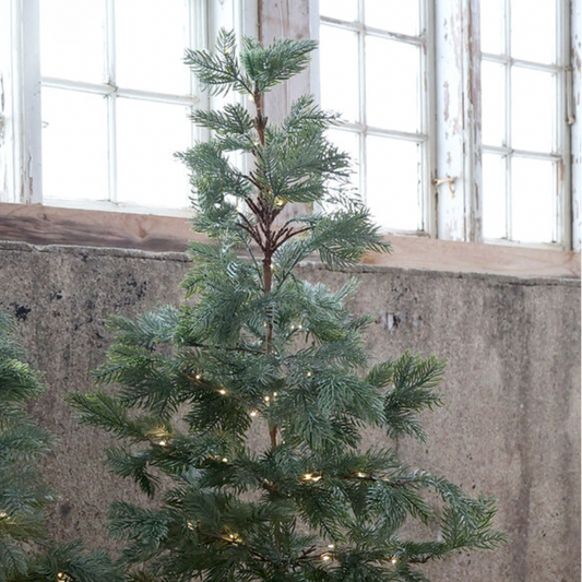 Chic Antique – Fleur Weihnachtsbaum im Korb mit 80 LED-Lichtern – H120 cm – Grün